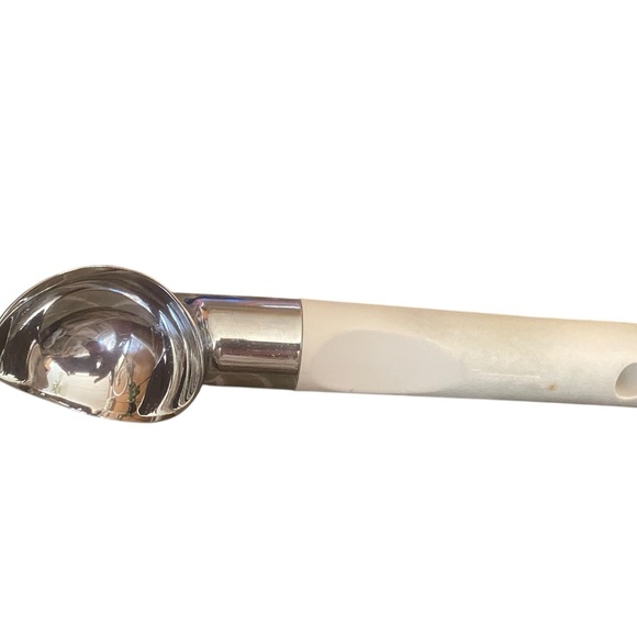 TUPPERWARE ICE CREAM SCOOP VINTAGE WHITE HANDLE & BLUE TIP - 3045 - EUC - Picture 1 of 9